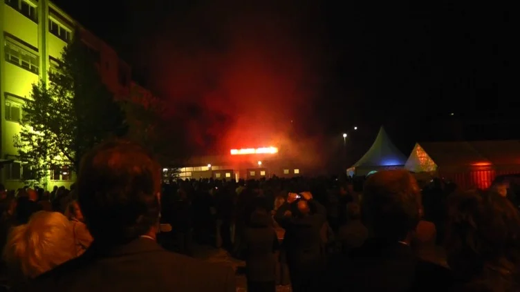 Nahbereichsfeuerwerk mit Lichterbild Nahbereichsfeuerwerk mit Lichterbild
